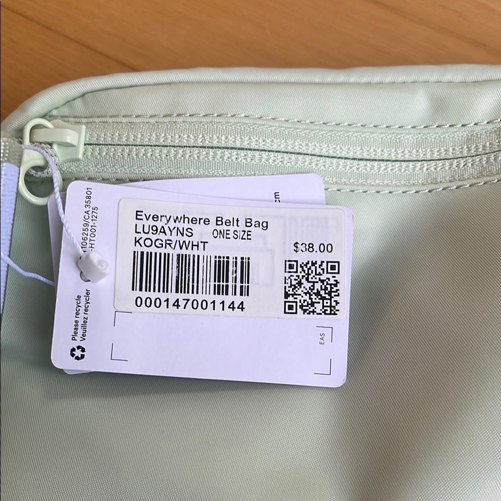 NWT Lululemon Athletica Kohlrabi Green Belt Bag with Adjustable Strap - Picture 4 of 9